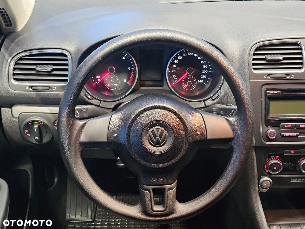 Volkswagen Golf - 16
