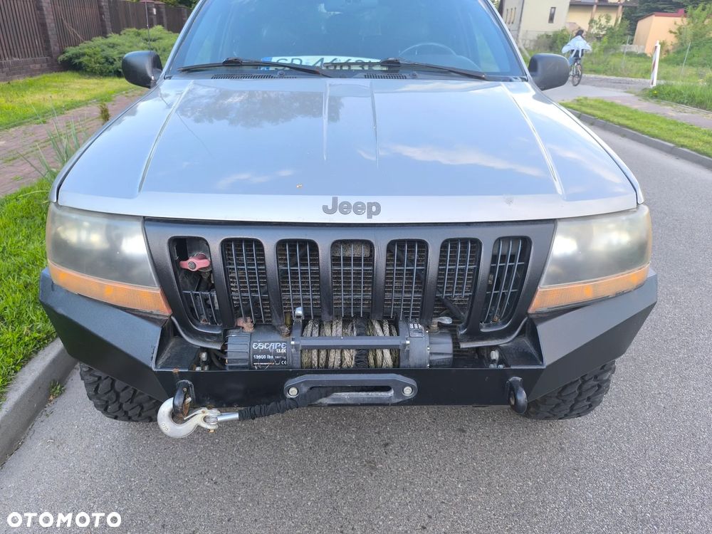 Jeep Grand Cherokee - 12