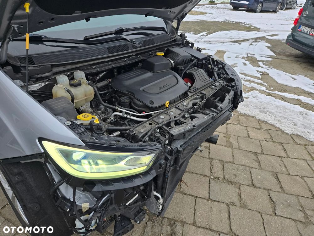 Chrysler Pacifica - 12