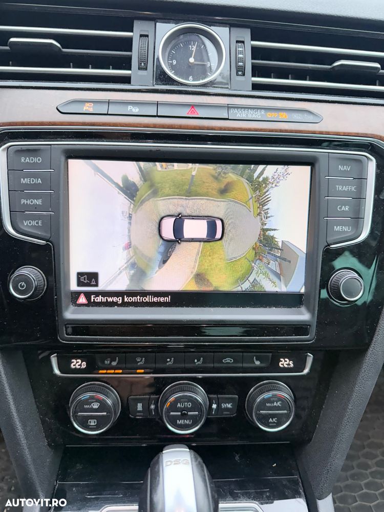 Volkswagen Passat - 12