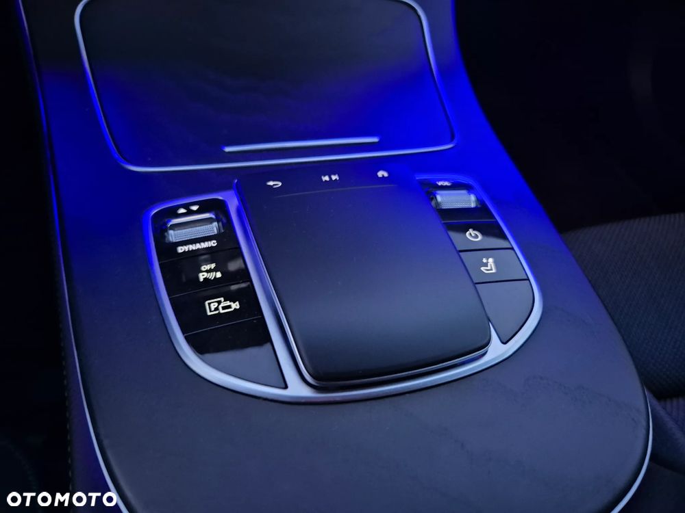 Mercedes-Benz Klasa E 300 de AMG - 19