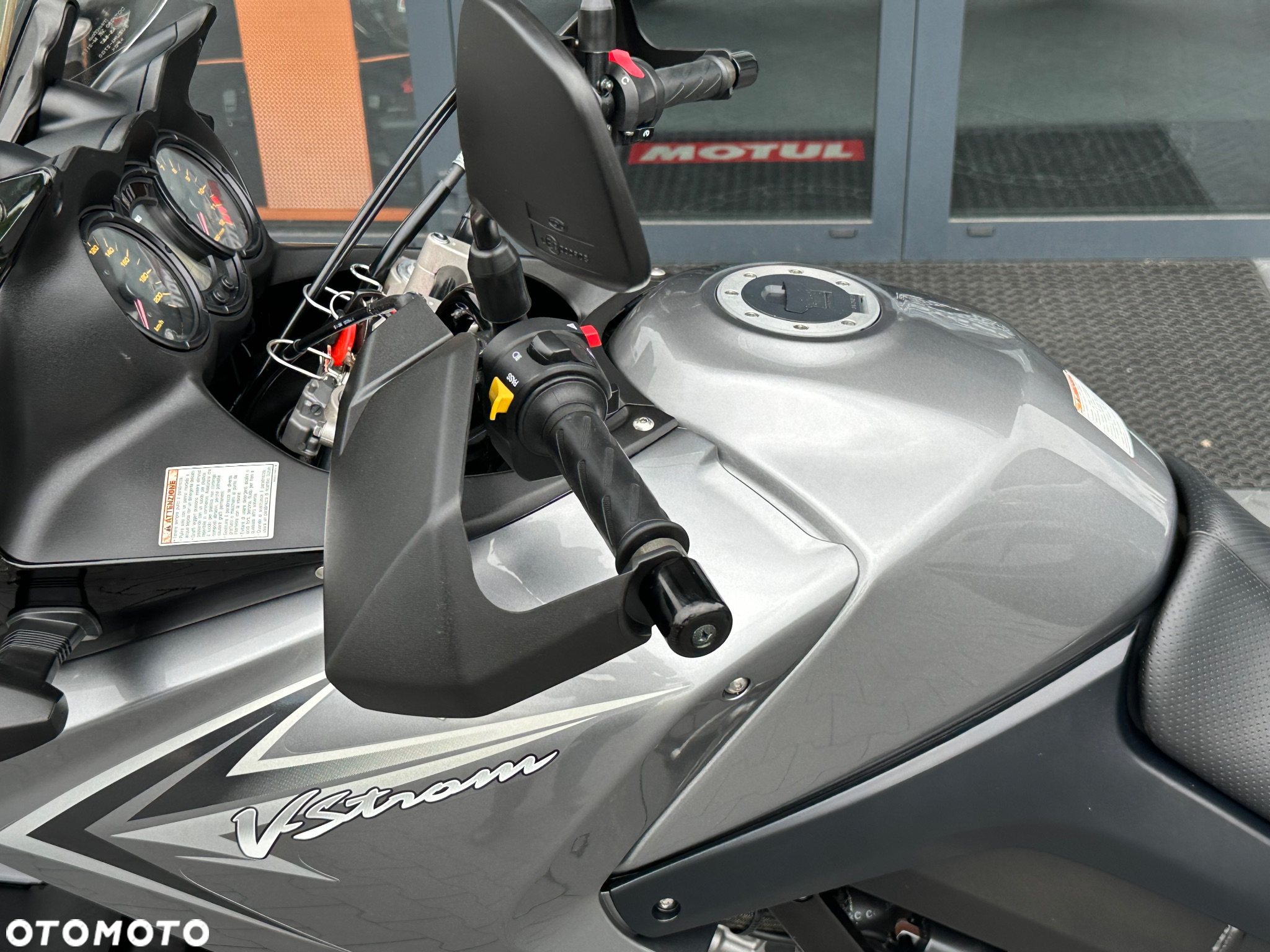 Suzuki V-STROM - 36