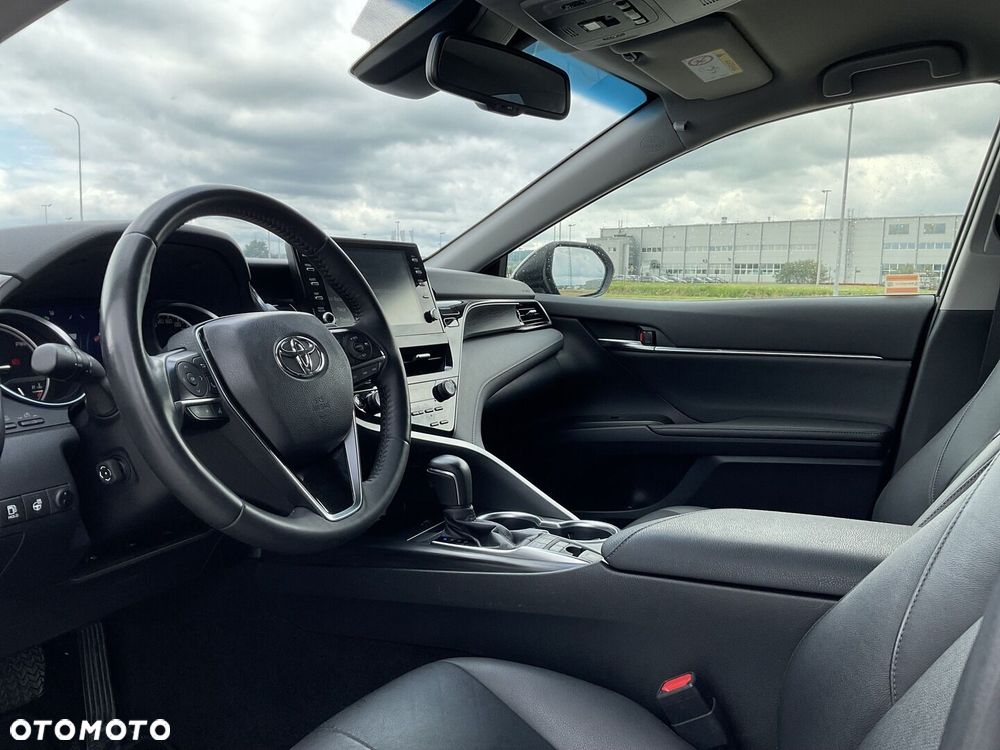 Toyota Camry 2.5 Hybrid Executive CVT - 14