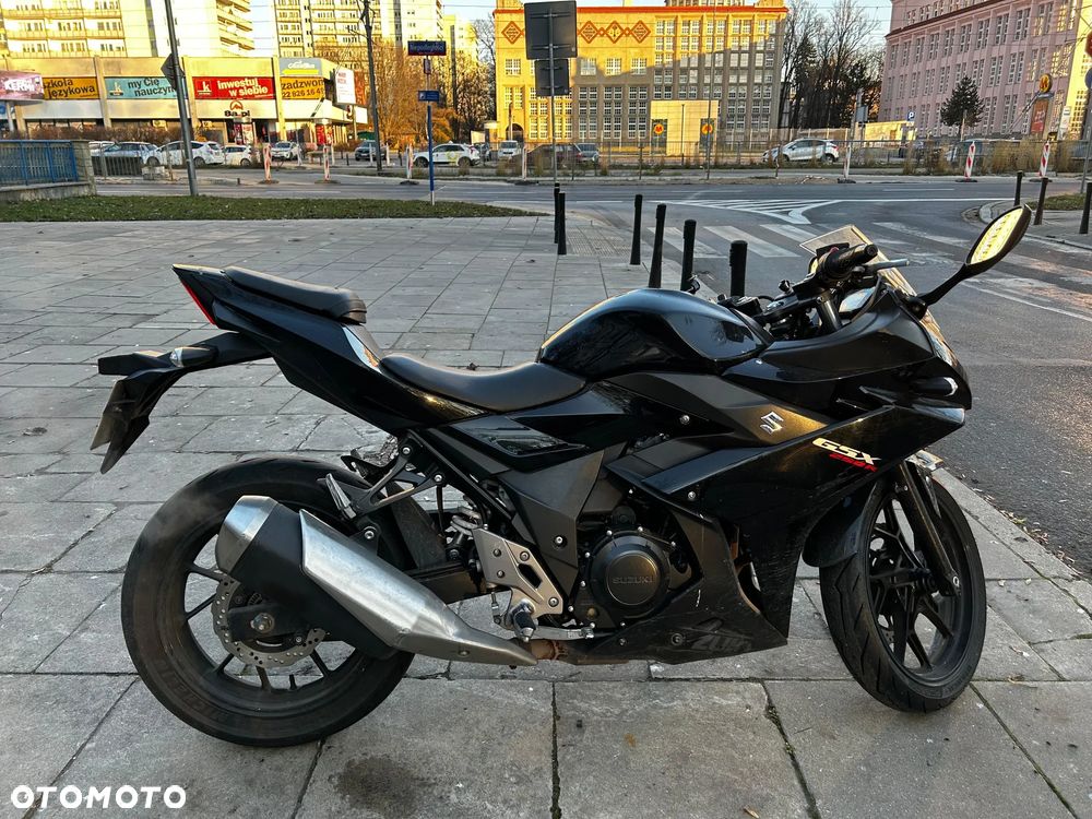 Suzuki GSX - 3