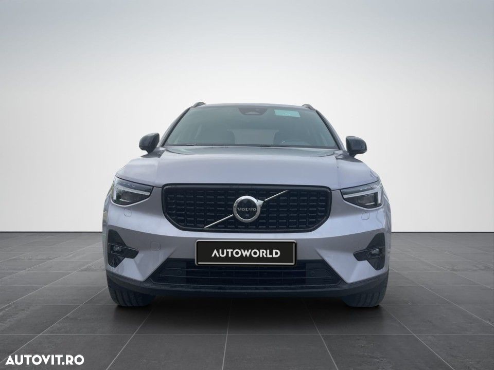 Volvo XC 40 B4 AT FWD MHEV Plus Dark - 19