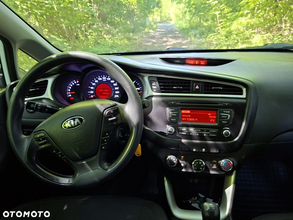 Kia Ceed 1.4 L - 9