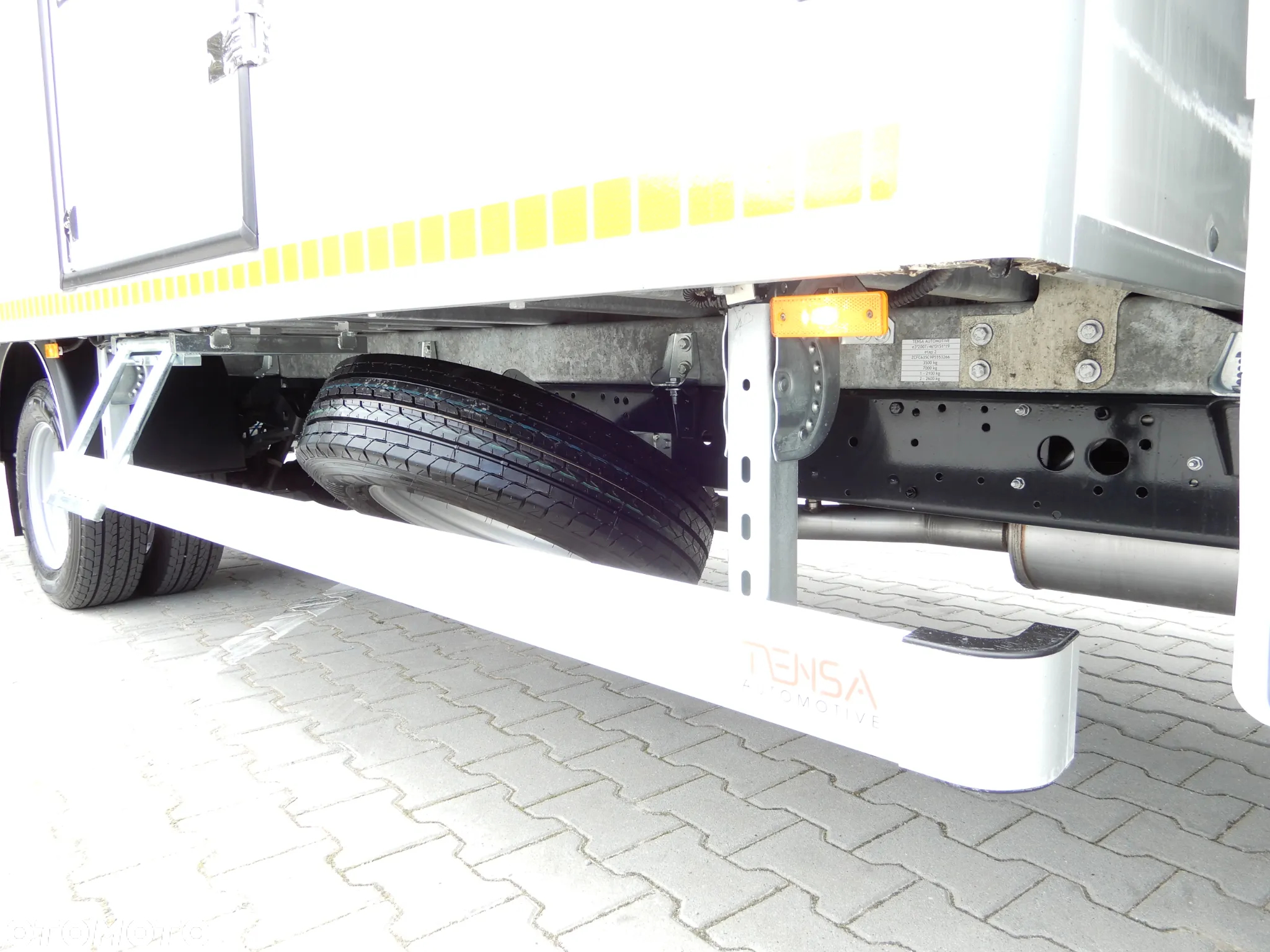 Iveco DAILY 50C18 Hi-Matic Kontener 10 E.Palet 4.91 Cm Boczne Drzwi + Winda Załadowcza DHOLLANDIA 1000 Kg Rozstaw Osi 4350 mm WZMACNIANY Tempomat Aktywny Full LED 16 Tys Km GWARANCJA FABRYCZNA Stan FABRYCZNIE NOWY DOSTĘPNY OKAZJA - 21