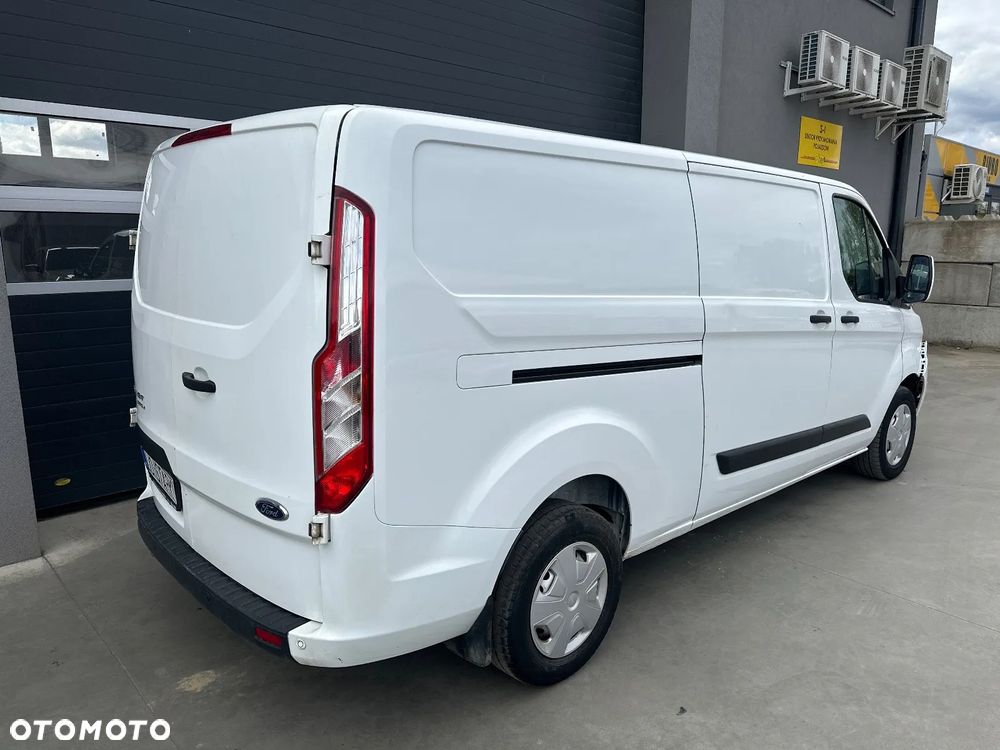 Ford TOURNEO CUSTOM - 3