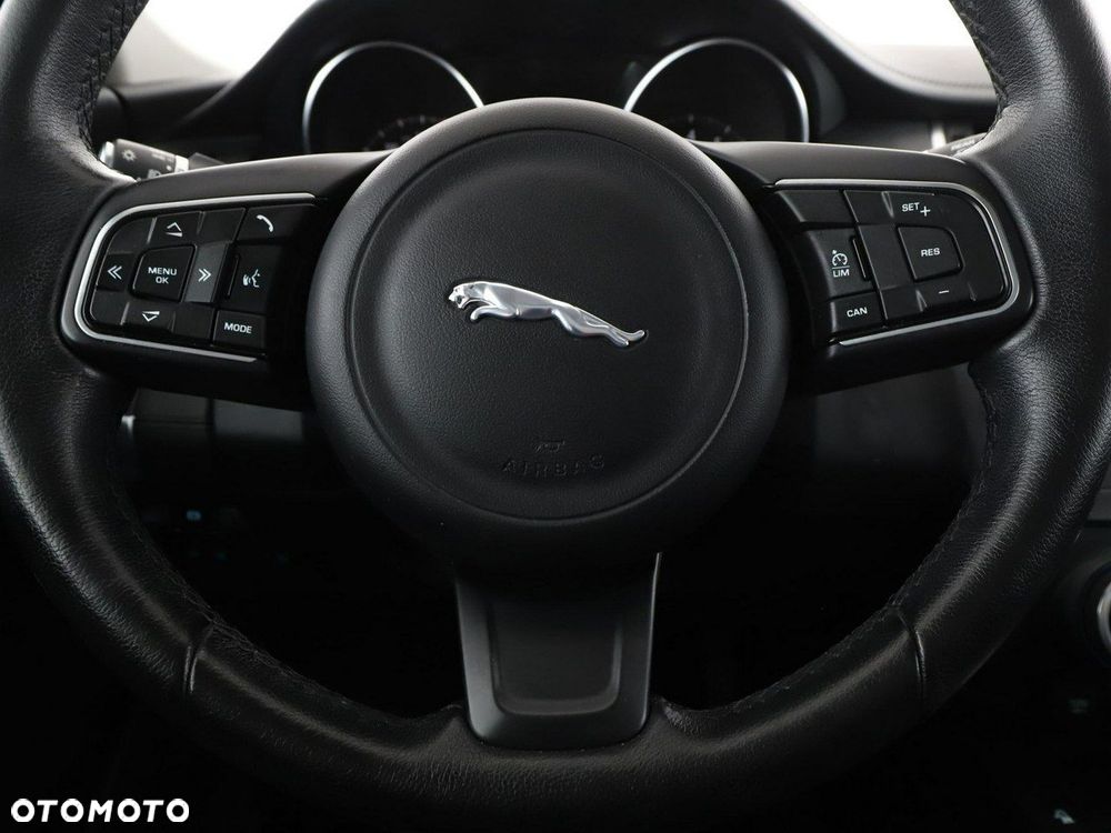 Jaguar E-Pace P200 AWD - 22
