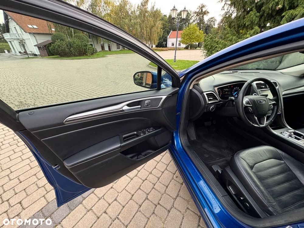 Ford Fusion 2.0 EcoBoost Titanium - 33