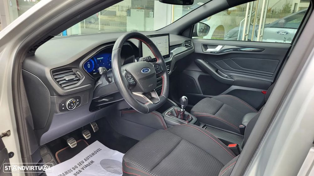 Ford Focus 1.0 EcoBoost MHEV ST-Line X - 11