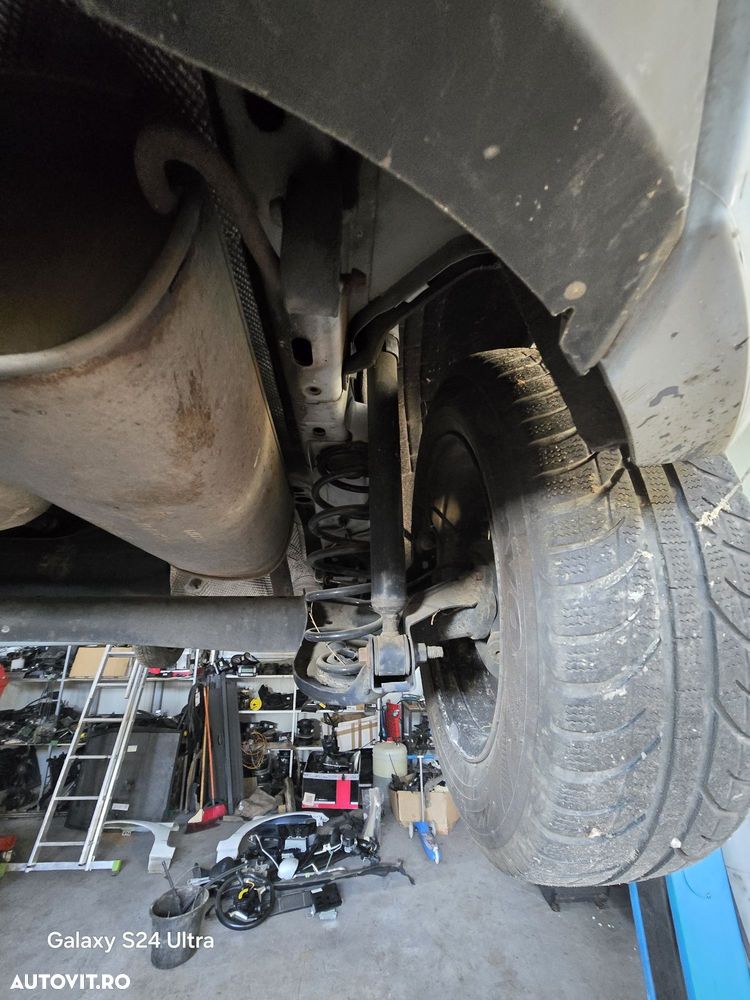 Punte spate completa  ford fiesta mk7  fara rugina provenita italia - 2