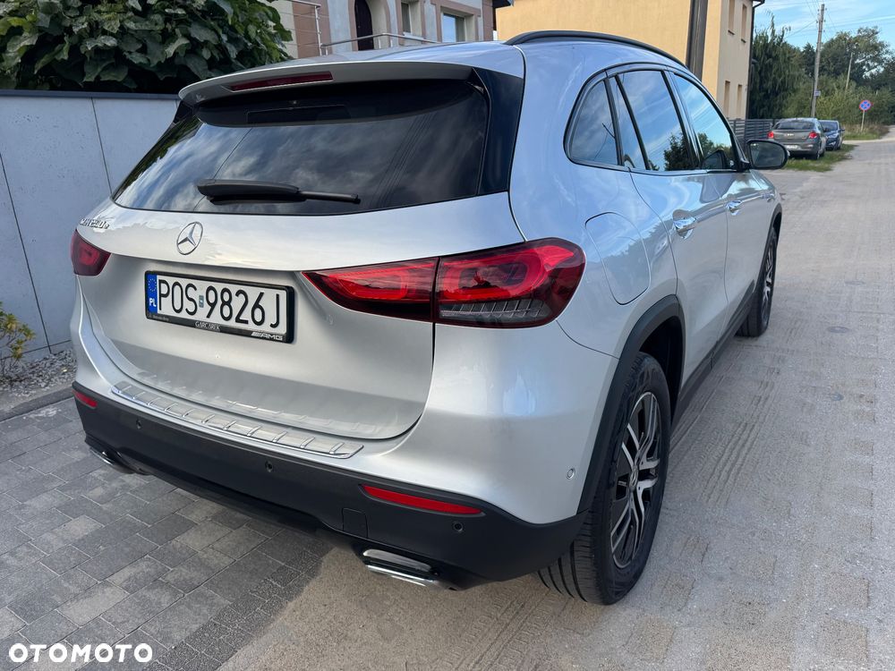 Mercedes-Benz GLA 250e AMG Line - 3