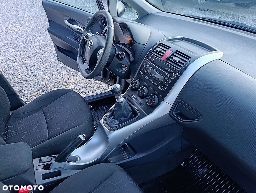 Toyota Auris 1.33 VVT-i Terra Start - 14