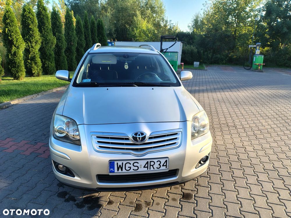 Toyota Avensis - 2