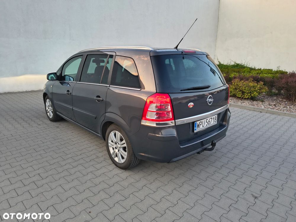 Opel Zafira 1.8 Cosmo EU5 - 6