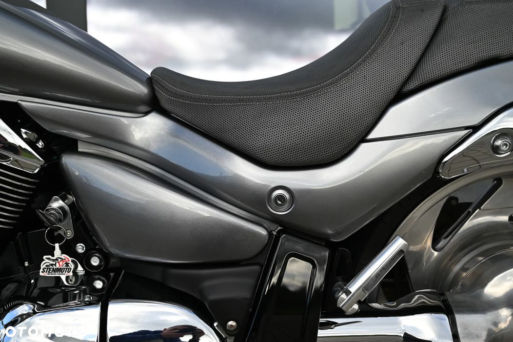 Suzuki Intruder - 34