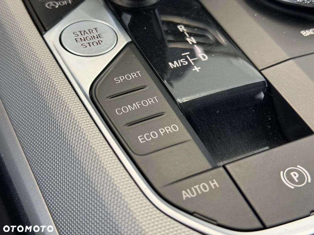 BMW Seria 3 318i Sport - 21
