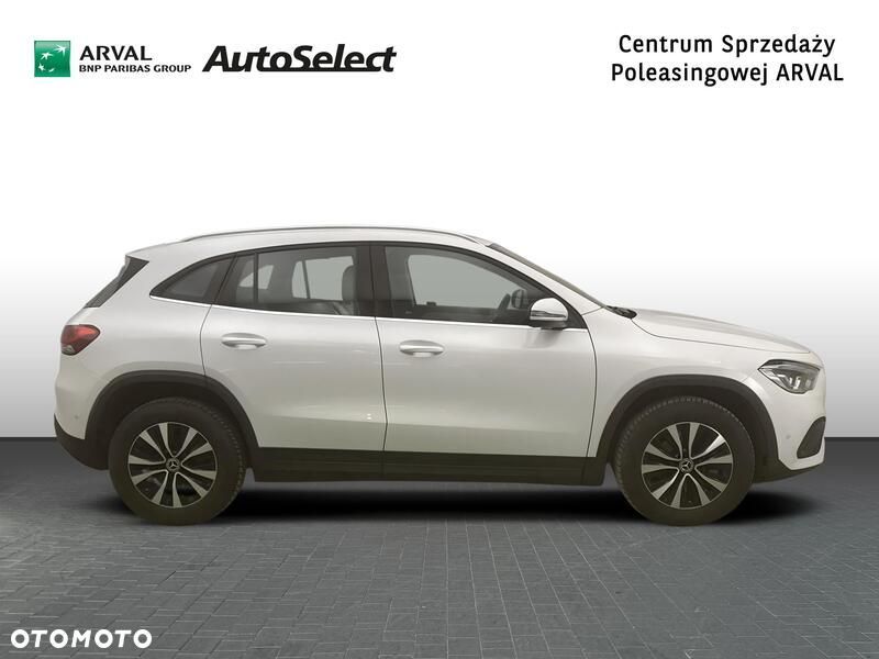 Mercedes-Benz GLA 200 Style - 7