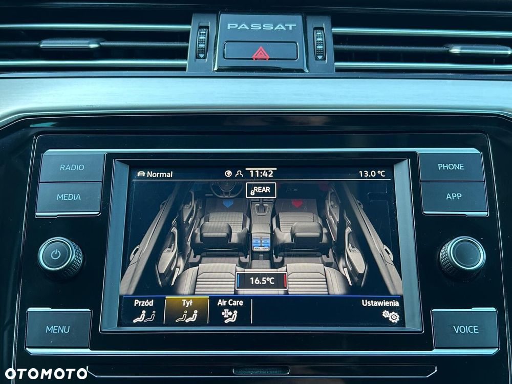 Volkswagen Passat Variant 2.0 TDI EVO Elegance DSG - 33