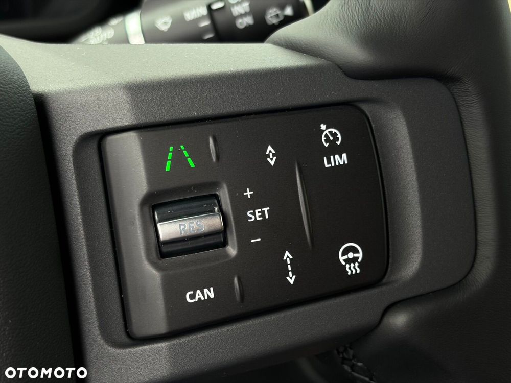 Land Rover Defender - 27