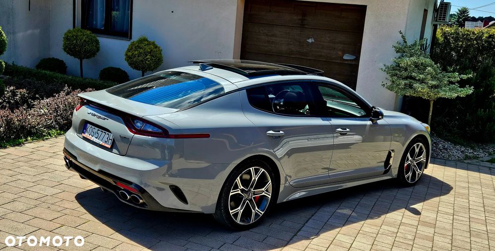 Kia Stinger - 24