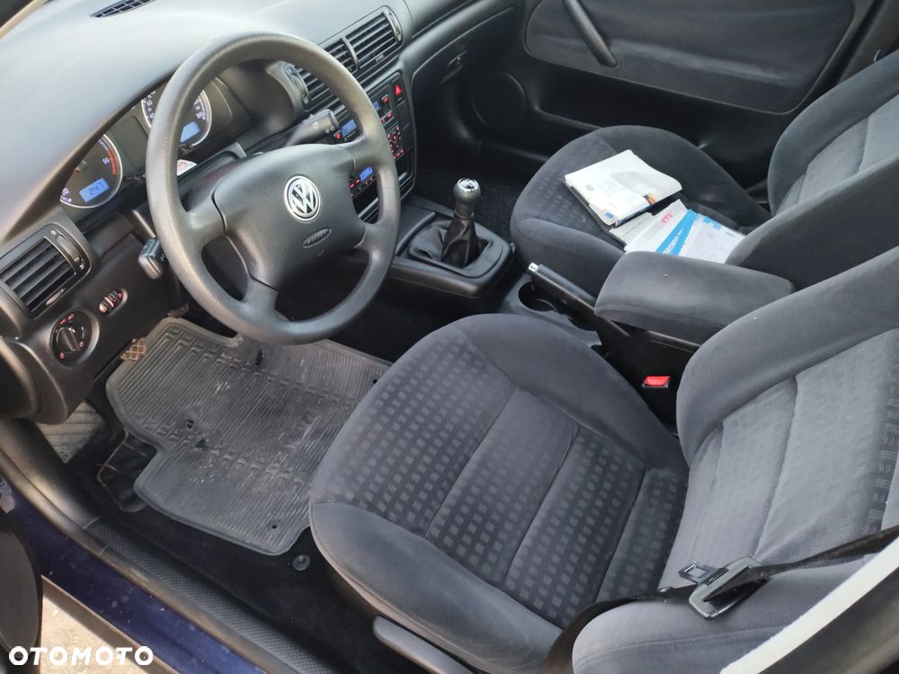 Volkswagen Passat 1.9 TDI Comfortline Family - 8