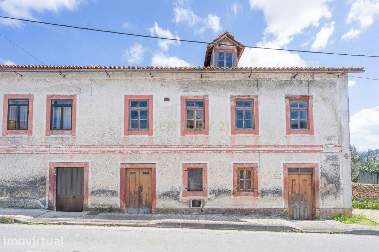 Prédio com terreno a poucos minutos do centro da vila. Com projecto ap - Grande imagem: 2/60