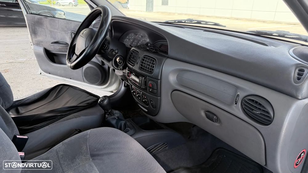 Renault Mégane 1.4 16V Dynamique - 9