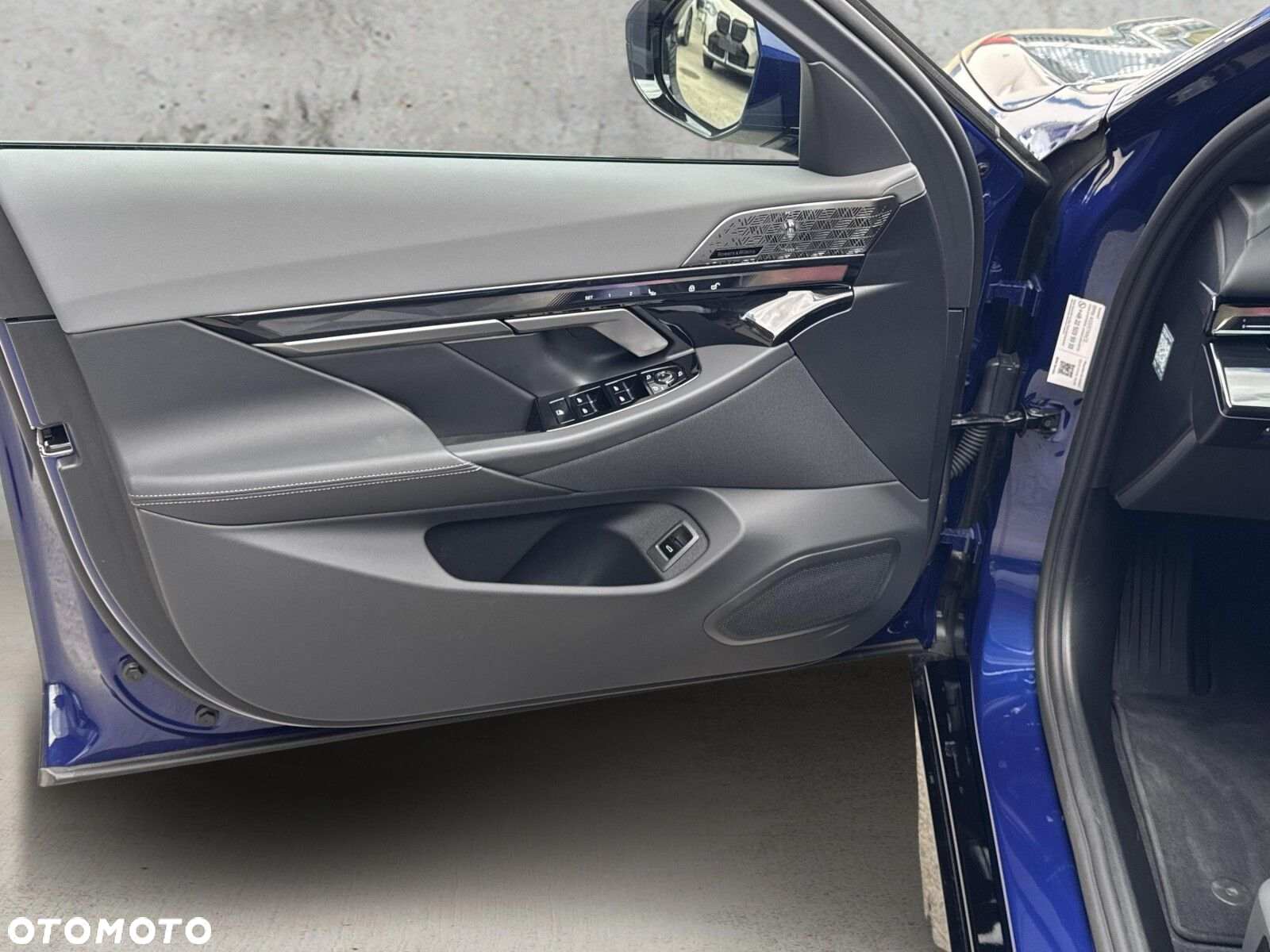 BMW i5 - 11