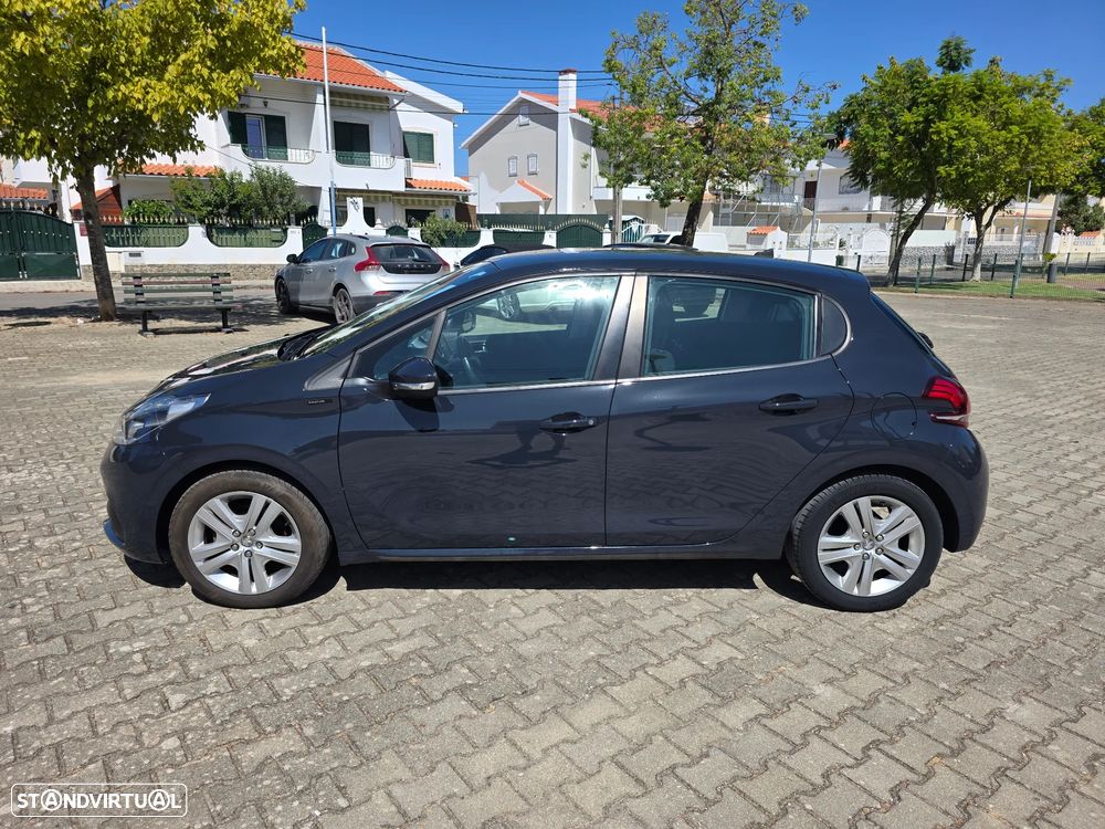 Peugeot 208 1.2 PureTech Signature - 34