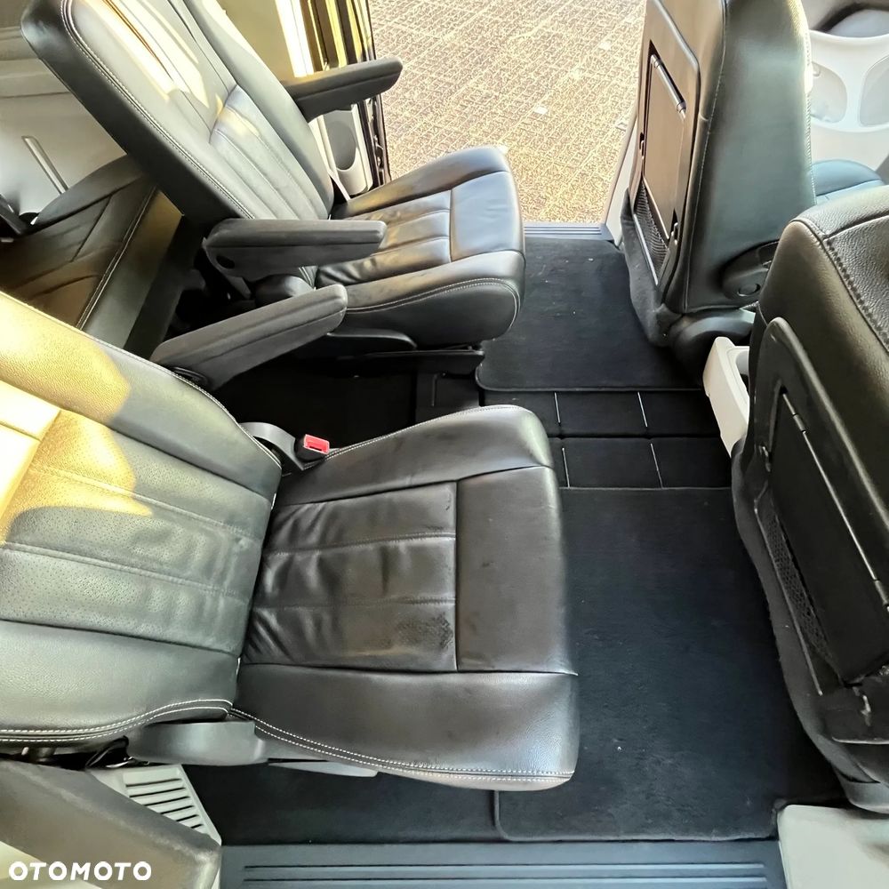 Lancia Voyager 2.8CRD Gold - 26