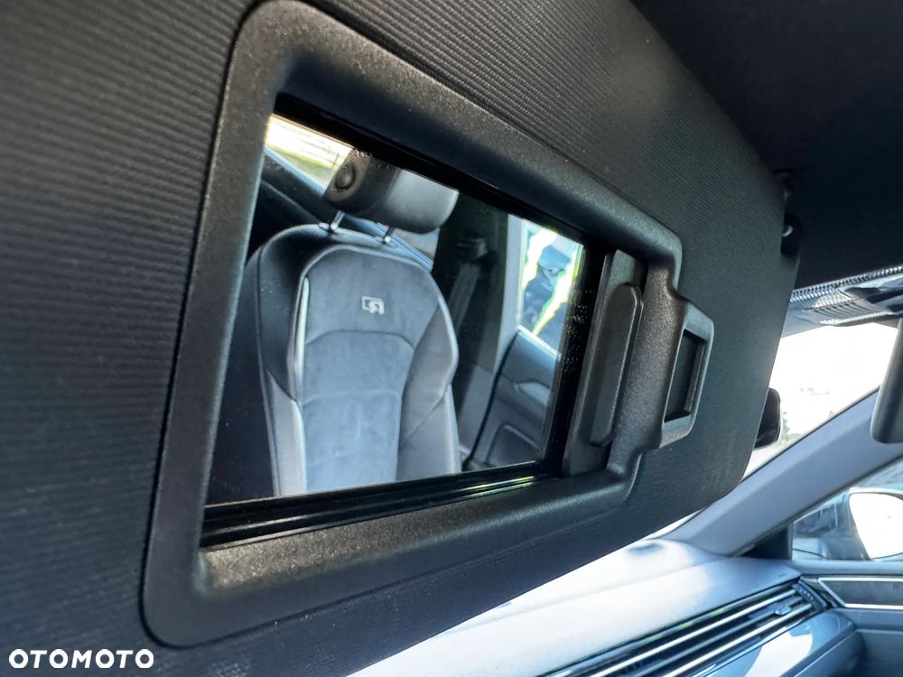 Volkswagen Arteon 2.0 TDI SCR R-Line DSG - 17