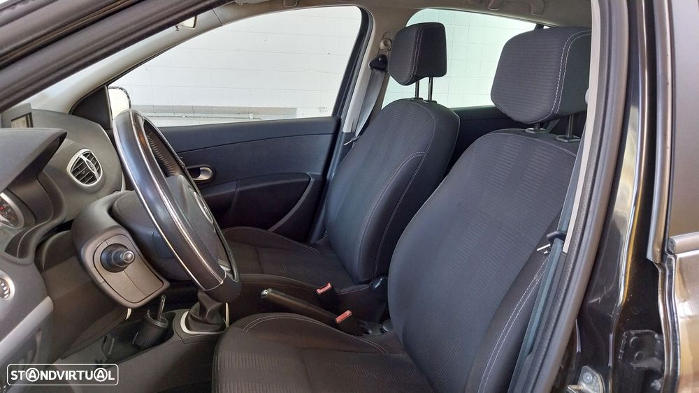 Renault Clio 1.5 dCi Dynamique S - 13