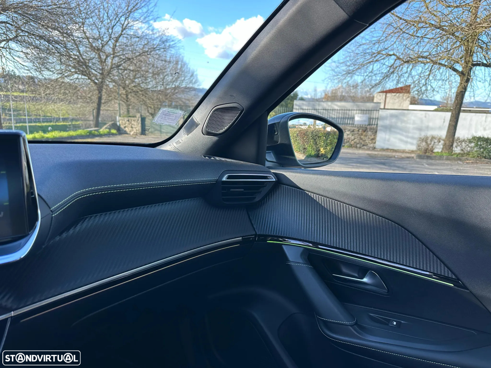 Peugeot 2008 PureTech 155 EAT8 GT Pack - 25