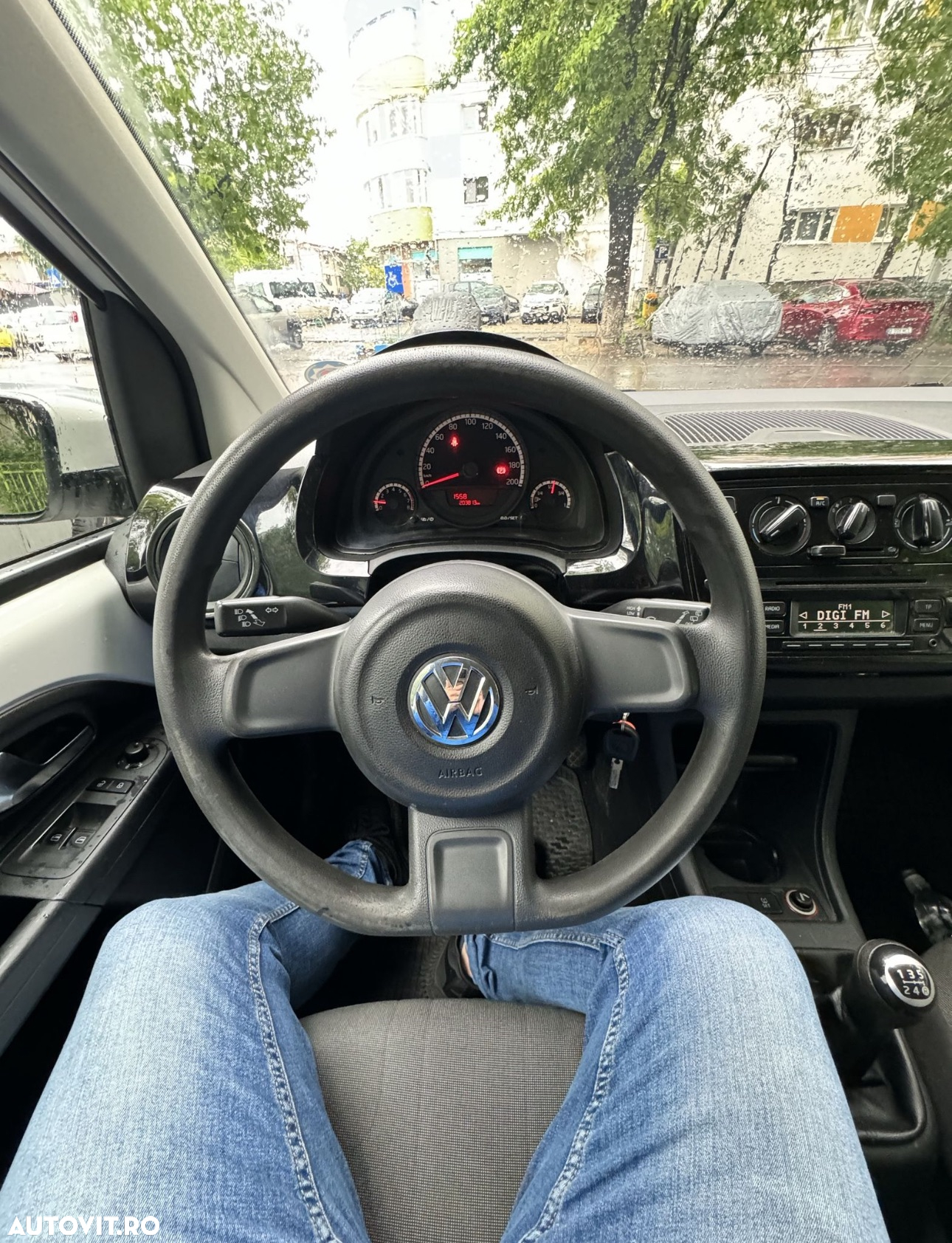 Volkswagen up! 1.0 BMT High - 5