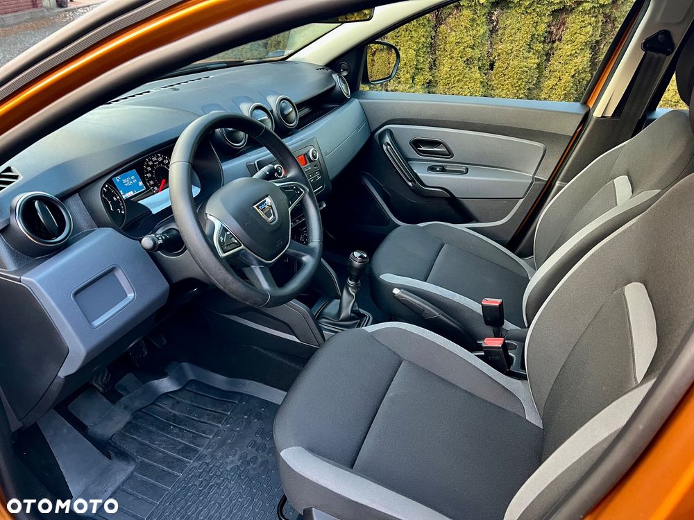 Dacia Duster 1.6 SCe Laureate S&S - 9
