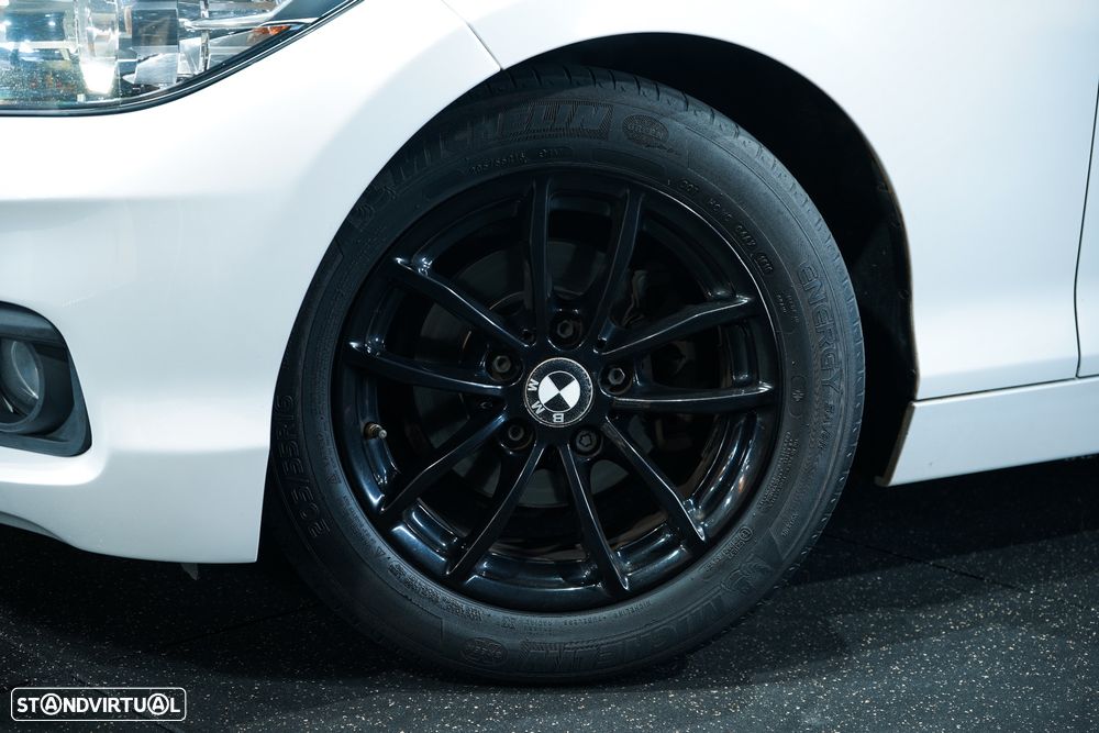 BMW 116 d Sport Line - 4