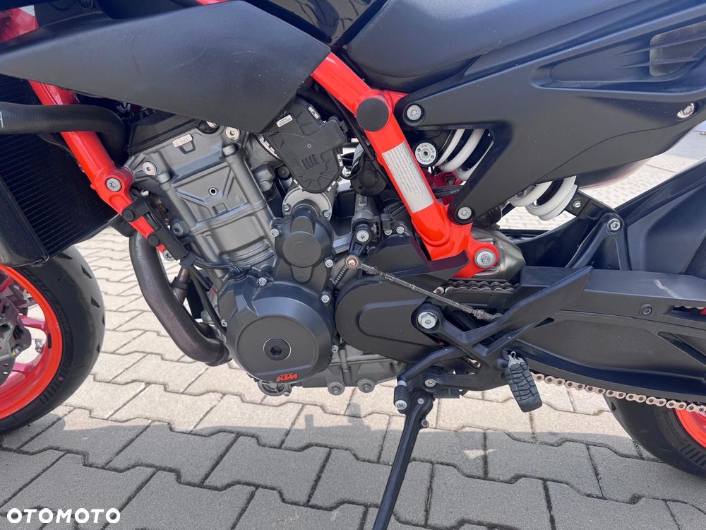 KTM DUKE 890 - 10