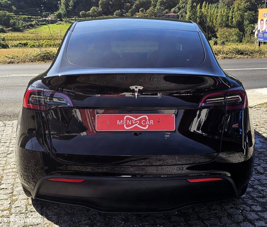 Tesla Model Y - 18