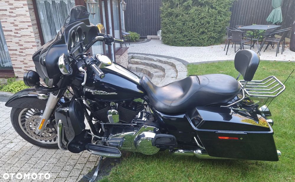Harley-Davidson Touring Street Glide - 2