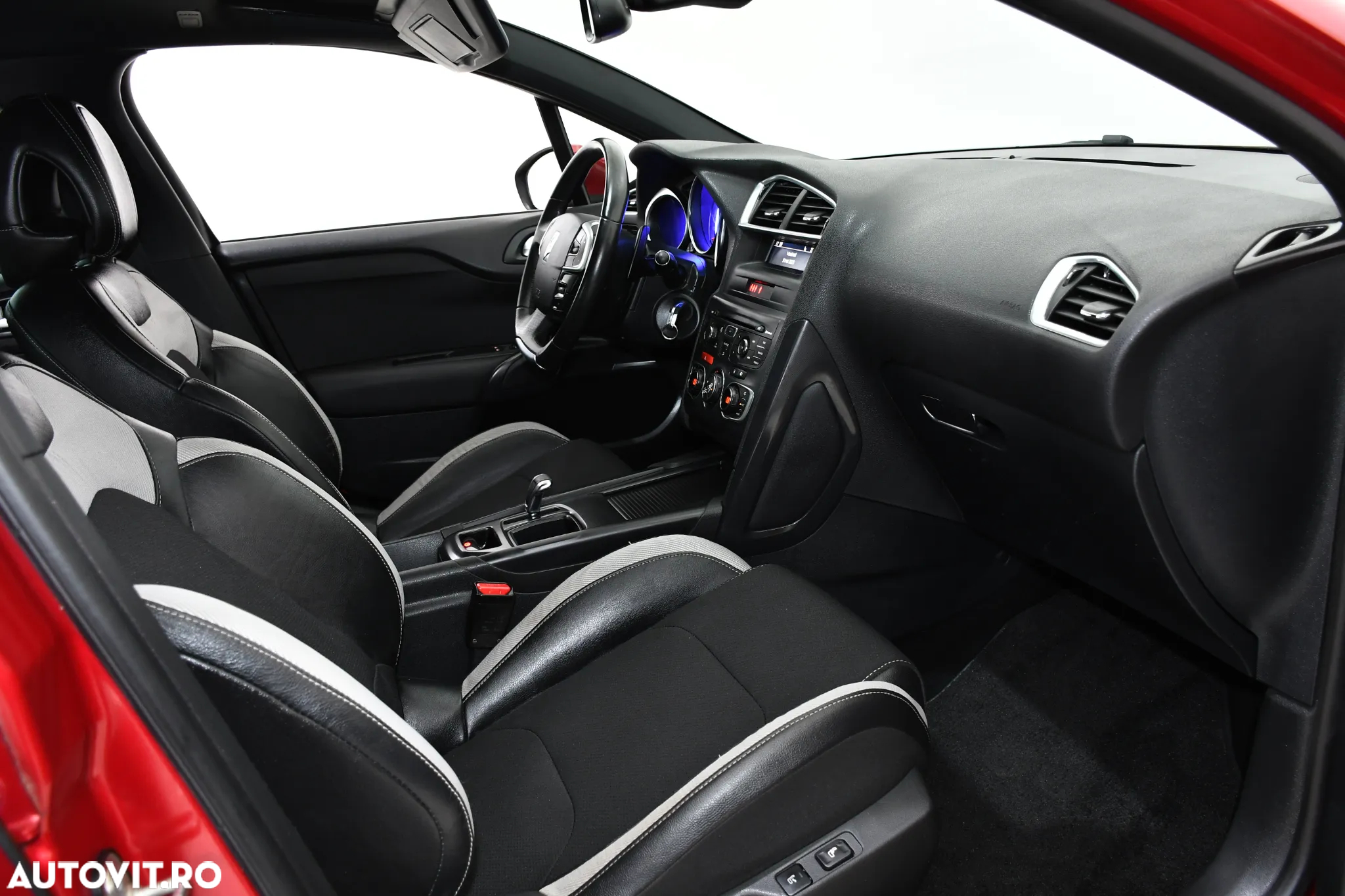 Citroën DS4 e-HDi 110 EGS6 SoChic - 7