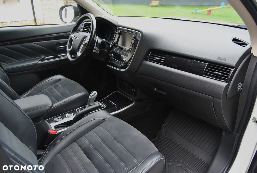 Mitsubishi Outlander - 7