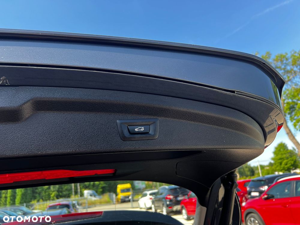 BMW X2 sDrive18i Advantage Plus - 35