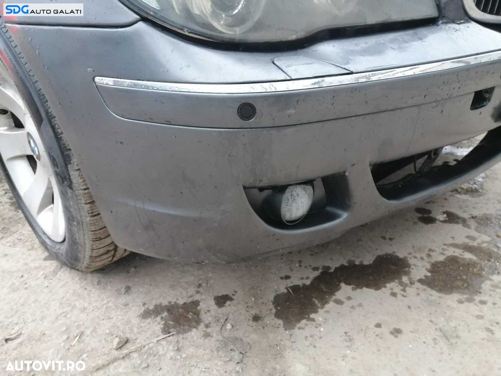 Bandou Ornament Crom Nichel cu Gauri Senzori Parcare Dreapta de pe Bara Spoiler Fata BMW Seria 7 E65 730 Facelift 2001 - 2008 Culoare A36/7 Titangrau II Metallic - 1