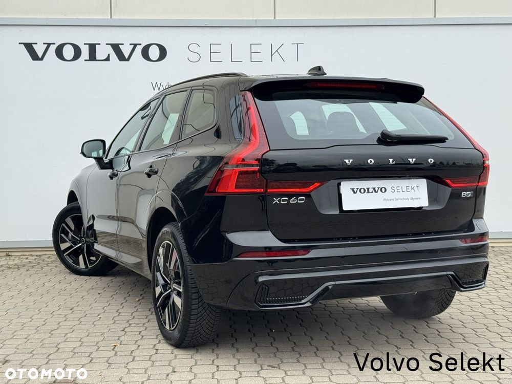 Volvo XC 60 B5 B AWD Plus Dark - 5