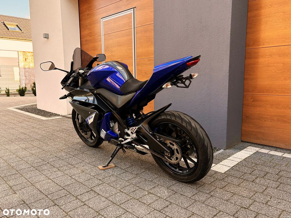 Yamaha YZF - 6