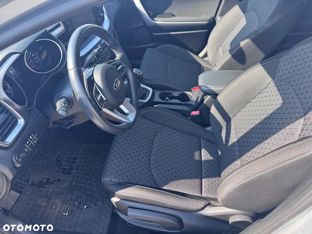 Kia Ceed 1.6 CRDi mHEV M - 14