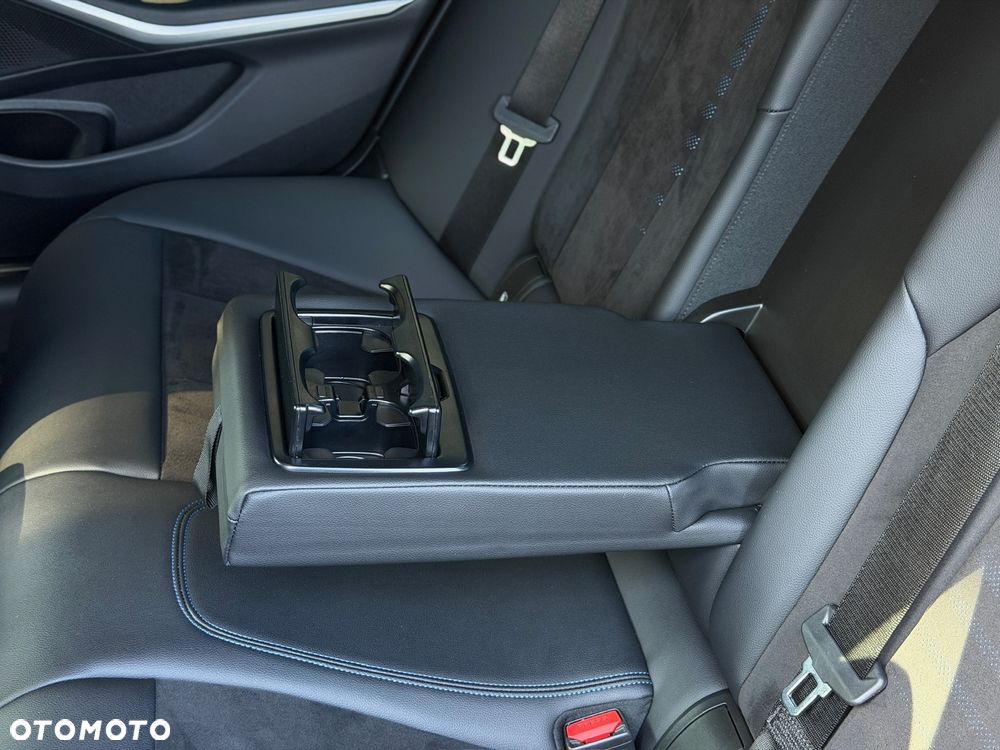 BMW Seria 3 318i M Sport sport - 24