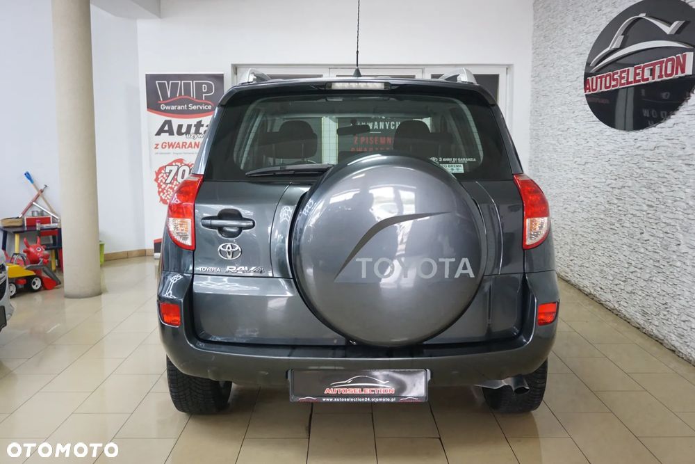Toyota RAV4 2.2 D-4D 4x4 - 5